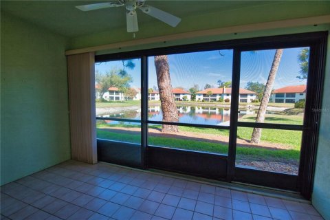 Condo in Englewood, Florida, 2 bedrooms  № 1579117 - photo 23