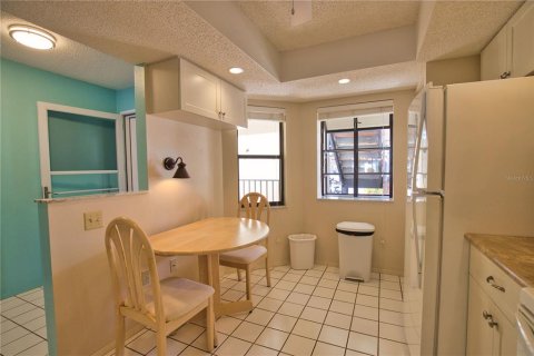 Condo in Englewood, Florida, 2 bedrooms  № 1579117 - photo 8