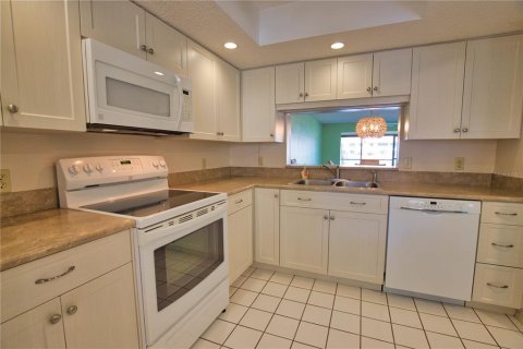 Condo in Englewood, Florida, 2 bedrooms  № 1579117 - photo 10