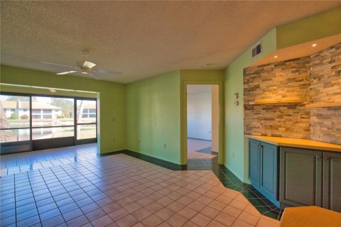Condo in Englewood, Florida, 2 bedrooms  № 1579117 - photo 21