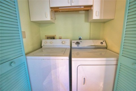 Condo in Englewood, Florida, 2 bedrooms  № 1579117 - photo 13