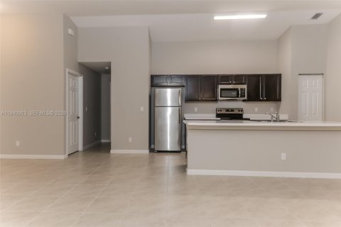 Casa en alquiler en Port St. Lucie, Florida, 3 dormitorios, 147.71 m2 № 1998053 - foto 6