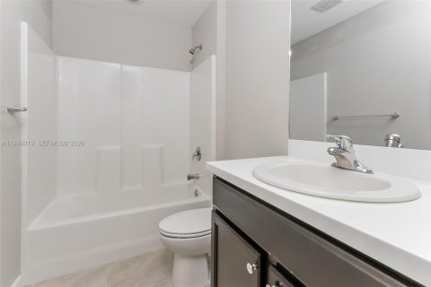 Casa en alquiler en Port St. Lucie, Florida, 3 dormitorios, 147.71 m2 № 1998053 - foto 13