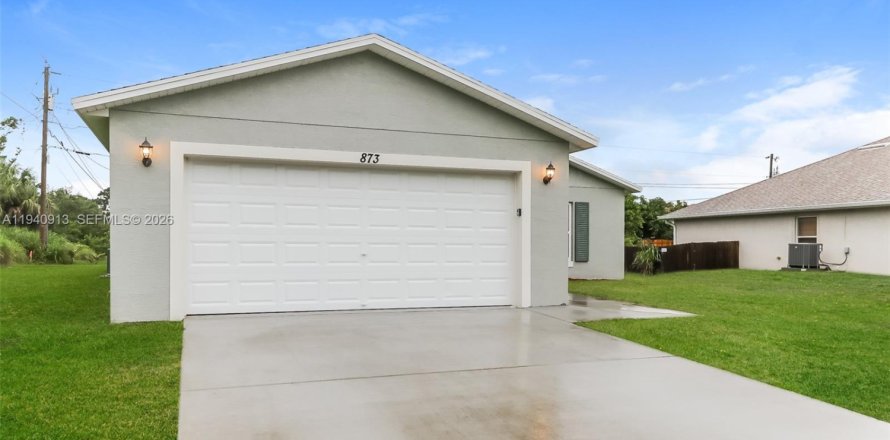 Casa en Port St. Lucie, Florida 3 dormitorios, 147.71 m2 № 1998053
