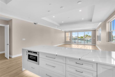Condominio en venta en Tierra Verde, Florida, 4 dormitorios, 290.41 m2 № 1894789 - foto 16