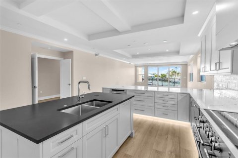 Condominio en venta en Tierra Verde, Florida, 4 dormitorios, 290.41 m2 № 1894789 - foto 12
