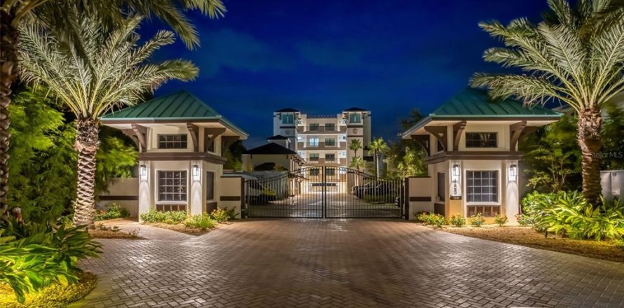 Condominio en Tierra Verde, Florida, 4 dormitorios  № 1894789