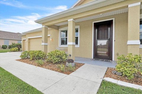 House in Lake Suzy, Florida 4 bedrooms, 201.6 sq.m. № 2230711 - photo 3