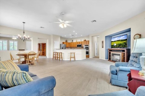 House in Lake Suzy, Florida 4 bedrooms, 201.6 sq.m. № 2230711 - photo 4