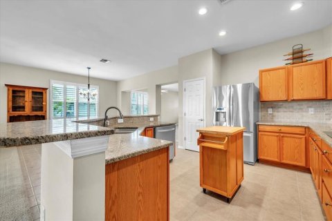 House in Lake Suzy, Florida 4 bedrooms, 201.6 sq.m. № 2230711 - photo 14