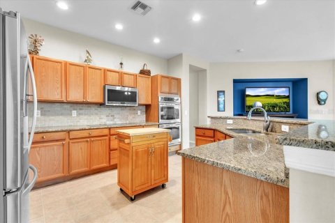 House in Lake Suzy, Florida 4 bedrooms, 201.6 sq.m. № 2230711 - photo 12