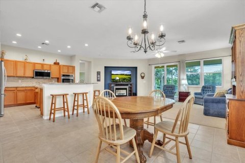 House in Lake Suzy, Florida 4 bedrooms, 201.6 sq.m. № 2230711 - photo 10