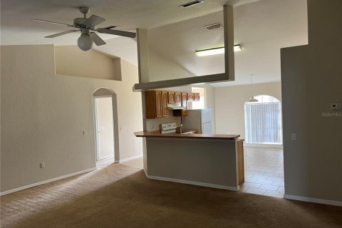 Villa ou maison à louer à Kissimmee, Floride: 3 chambres, 150.5 m2 № 1817819 - photo 4