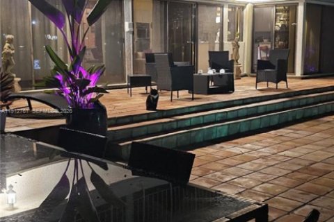 Villa ou maison à vendre à Golden Beach, Floride: 6 chambres, 465.63 m2 № 1970968 - photo 30