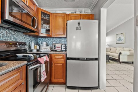 Adosado en venta en Miami, Florida, 3 dormitorios, 117.43 m2 № 2023788 - foto 10