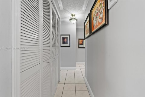 Adosado en venta en Miami, Florida, 3 dormitorios, 117.43 m2 № 2023788 - foto 19