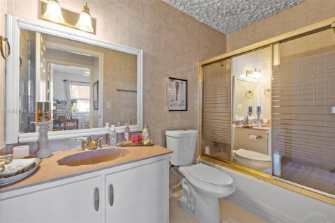 Adosado en venta en Miami, Florida, 3 dormitorios, 117.43 m2 № 2023788 - foto 28