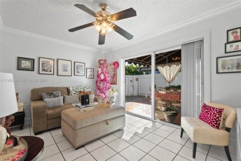 Adosado en venta en Miami, Florida, 3 dormitorios, 117.43 m2 № 2023788 - foto 17
