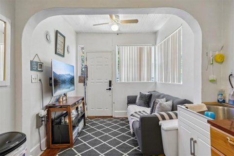 Villa ou maison à vendre à Saint Petersburg, Floride: 4 chambres, 113.25 m2 № 2207457 - photo 5