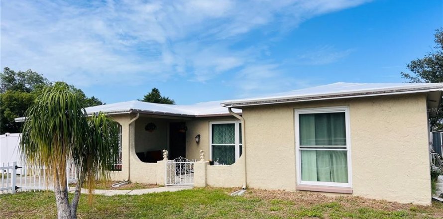 Villa ou maison à Port Richey, Floride 3 chambres, 138.61 m2 № 1822625