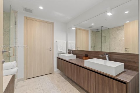 Condo in Miami, Florida, 1 bedroom  № 2243021 - photo 20