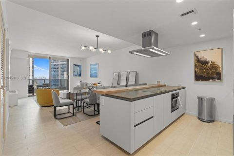 Condo in Miami, Florida, 1 bedroom  № 2243021 - photo 5