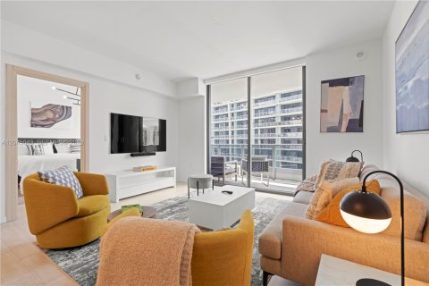 Condo in Miami, Florida, 1 bedroom  № 2243021 - photo 11