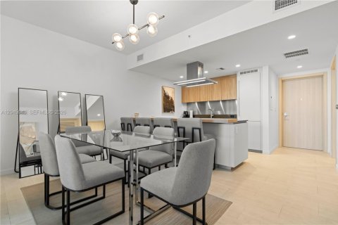 Condo in Miami, Florida, 1 bedroom  № 2243021 - photo 9