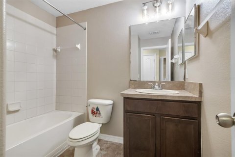 Townhouse in Orlando, Florida 3 bedrooms, 165.18 sq.m. № 2142229 - photo 12