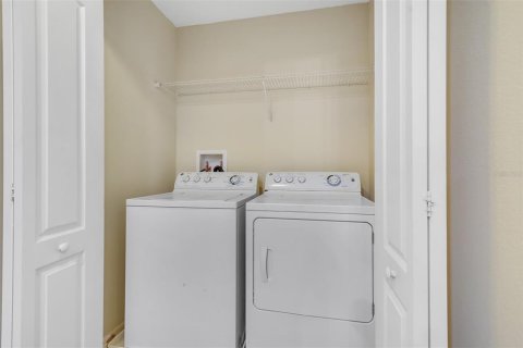 Townhouse in Orlando, Florida 3 bedrooms, 165.18 sq.m. № 2142229 - photo 11