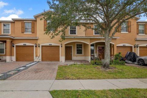 Townhouse in Orlando, Florida 3 bedrooms, 165.18 sq.m. № 2142229