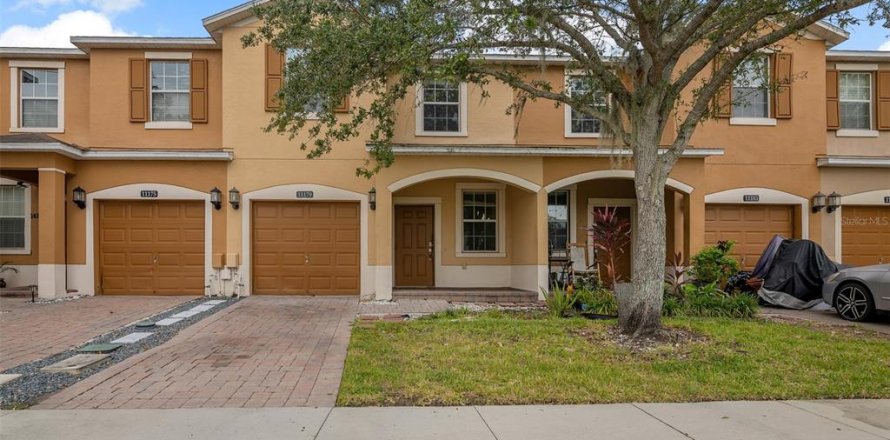 Townhouse in Orlando, Florida 3 bedrooms, 165.18 sq.m. № 2142229