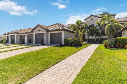 Condo in Bradenton, Florida, 2 bedrooms  № 1618284 - photo 22
