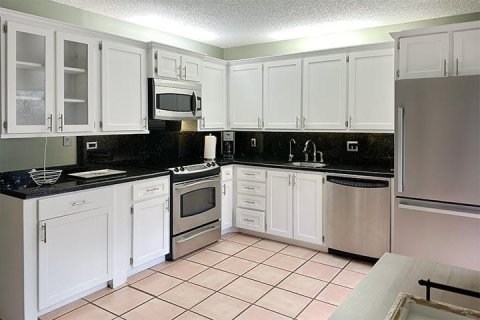 Condo in West Palm Beach, Florida, 2 bedrooms  № 2260752 - photo 4