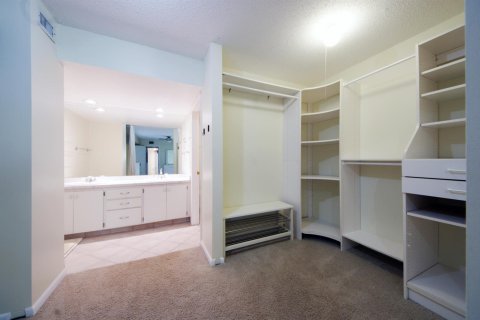 Condo in West Palm Beach, Florida, 2 bedrooms  № 2260752 - photo 7