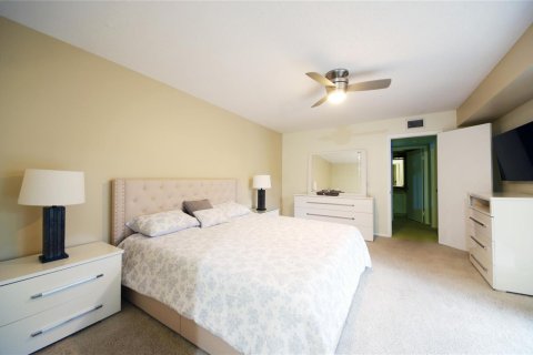 Condo in West Palm Beach, Florida, 2 bedrooms  № 2260752 - photo 6