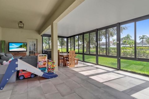 House in Riverview, Florida 5 bedrooms, 301 sq.m. № 1914340 - photo 29