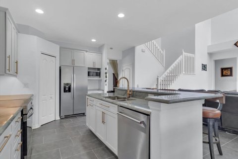 House in Riverview, Florida 5 bedrooms, 301 sq.m. № 1914340 - photo 16