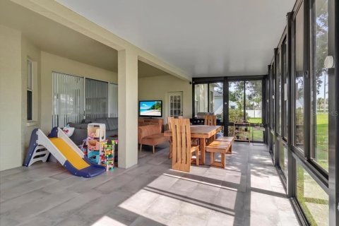 House in Riverview, Florida 5 bedrooms, 301 sq.m. № 1914340 - photo 28