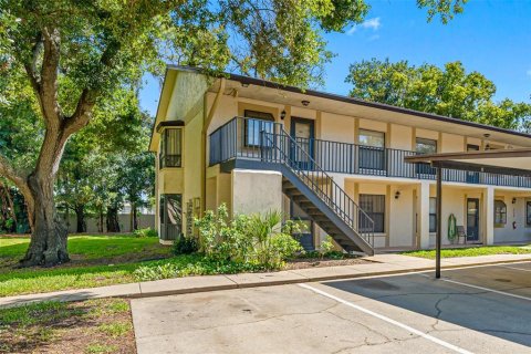 Condominio en Largo, Florida, 2 dormitorios № 2223620