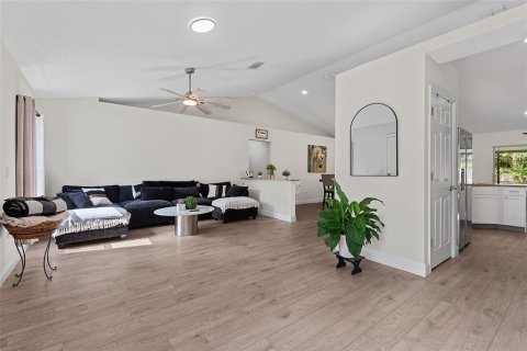 House in Palm Coast, Florida 4 bedrooms, 168.06 sq.m. № 2215645 - photo 4