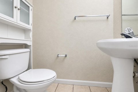 Copropriété à louer à Gainesville, Floride: 2 chambres, 118.45 m2 № 2287104 - photo 7