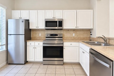 Copropriété à louer à Gainesville, Floride: 2 chambres, 118.45 m2 № 2287104 - photo 2