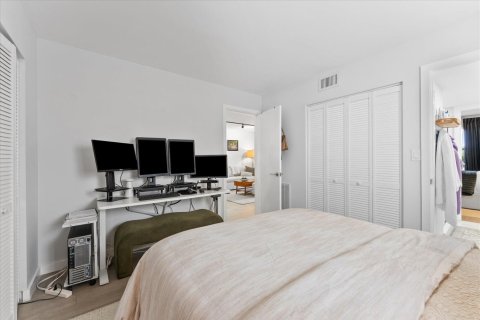 Condo in Fort Lauderdale, Florida, 2 bedrooms  № 2381807 - photo 13