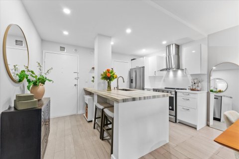 Condo in Fort Lauderdale, Florida, 2 bedrooms  № 2381807 - photo 2