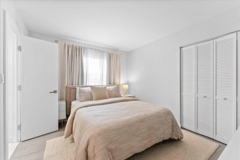 Condo in Fort Lauderdale, Florida, 2 bedrooms  № 2381807 - photo 12