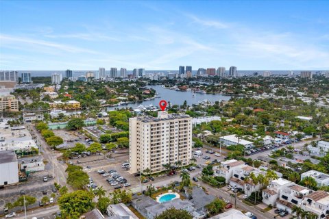 Condo in Fort Lauderdale, Florida, 2 bedrooms  № 2381807 - photo 25