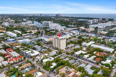 Condo in Fort Lauderdale, Florida, 2 bedrooms  № 2381807 - photo 17