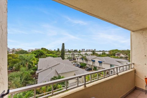 Condo in Fort Lauderdale, Florida, 2 bedrooms  № 2381807 - photo 15
