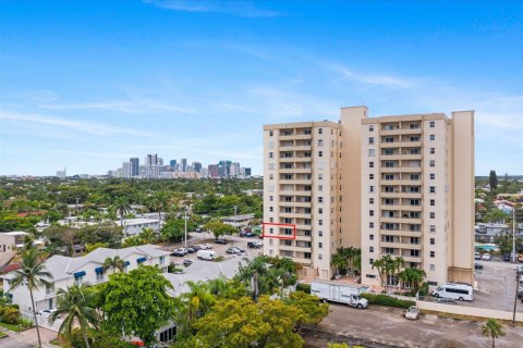 Condo in Fort Lauderdale, Florida, 2 bedrooms  № 2381807 - photo 22